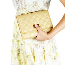 Must have, czyli niezbędnik wieczorowych ubrań oraz dodatków dla kobiety