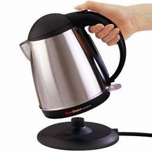 W jaki sposób odkamienić czajnik?