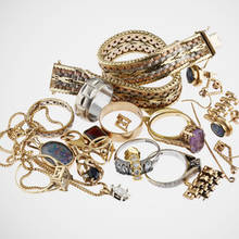 Jak dbać o biżuterię domowymi sposobami?