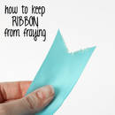 W jaki sposób można zabezpieczyć wstążkę przed strzępieniem się?