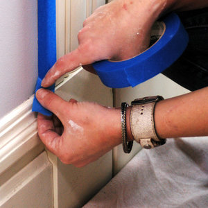 Do czego służy taśma malarska?