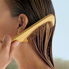 Jeśli wyjdziesz na dwór z mokrą głową, to zapewne się przeziębisz