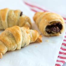 Przepis na półfrancuskie rogaliki z kremem czekoladowym