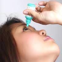 Jakie są objawy zapalenia spojówek i jak je leczyć?