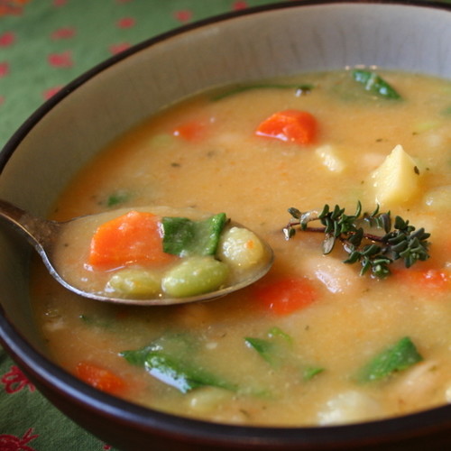 Przepis na pożywną i szybką zupę warzywną