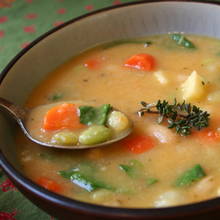 Przepis na pożywną i szybką zupę warzywną