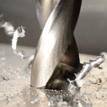 W jaki sposób wiercić w metalu?