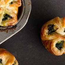 Przepis na wytrawne sakiewki z ciasta francuskiego