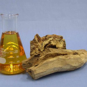 Olejek z drzewa sandałowego