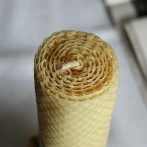Jak można wykorzystać świecę z wosku pszczelego?
