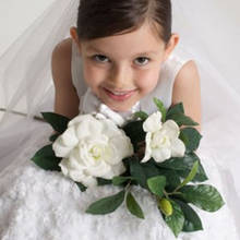 Dodatki do komunijnego stroju dla dziewczynki – porady i wskazówki