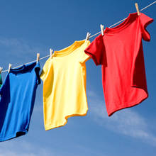 Jak samodzielnie przygotować płyn do płukania tkanin?