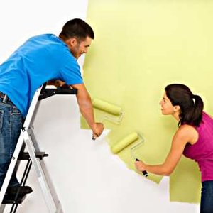 Jak używać narzędzi malarskich – malowanie wałkiem