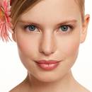 Jak wykonać rozświetlający makijaż?