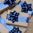 Jak wykonać kokardę na prezent ze wstążki?