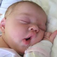 Co zrobić, by niemowlę przespało całą noc?