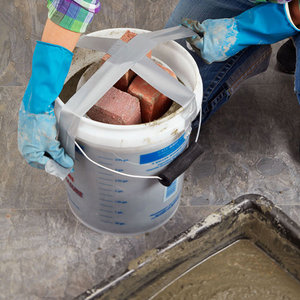 Obciążanie małego wiaderka