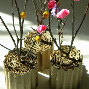 Umieszczanie gałązek w podstawie