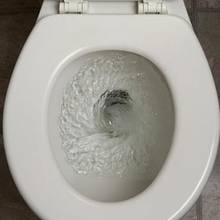 W jaki sposób usunąć kamień z toalety?