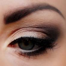 Najciekawsze triki stosowane podczas makijażu oczu