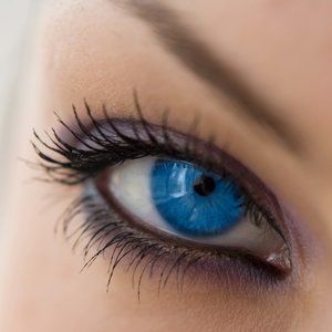 Dobór makijażu do kształtu oczu