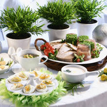 Jakie szybkie przekąski przygotować na wielkanocny stół?