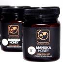 Stosowanie miodu manuka