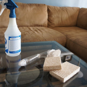 Czym czyścić meble z mikrofibry?