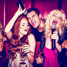 Jakie piosenki wybrać na sylwestrowe karaoke?