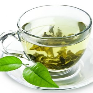 Woda i zielona herbata