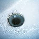 Jak wykorzystać sodę oczyszczoną do udrożnienia rur?