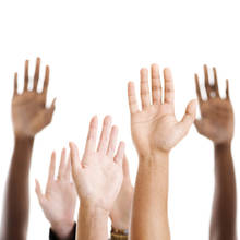 Domowe sposoby na przesuszone dłonie i łokcie