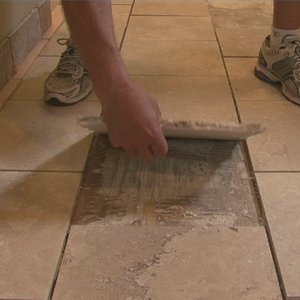 Przyklejamy nową płytkę