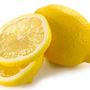 Sok z cytryny lub płyn octowy