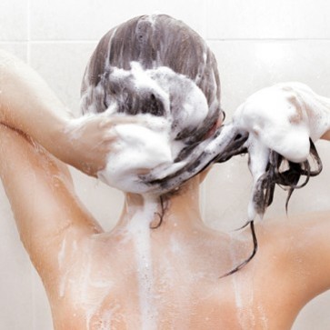 Suchy szampon, odżywka i prostowanie