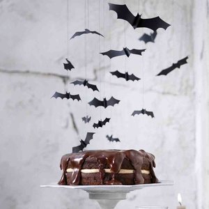 Halloweenowe dekoracje – wiszące nietoperze