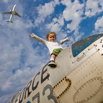 Zainteresuj dziecko samolotami