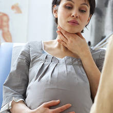 Jakimi sposobami leczyć gardło podczas ciąży?