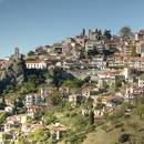 Co można zwiedzić w wiosce Arachowa?