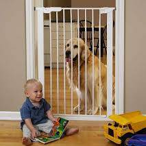 Jak zabezpieczyć mieszkanie, gdy dziecko zaczęło stawiać pierwsze kroki?