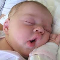 Ile powinno spać niemowlę?