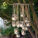 Jak stworzyć żyrandol ze słoików i podgrzewaczy?