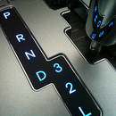 Jak jeździć samochodem z automatyczną skrzynią biegów?