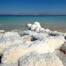 Domowe zabiegi pielęgnacyjne z użyciem soli morskiej