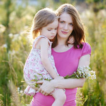 Jaki prezent wręczyć młodej mamie?