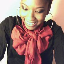 Jak zawiązać apaszkę w kokardkę i nie tylko?