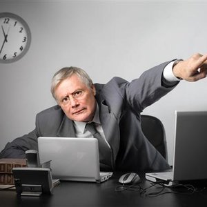 Przedstaw warunki zwolnienia