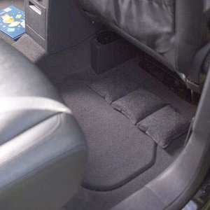 Użyj żwirku lub ryżu