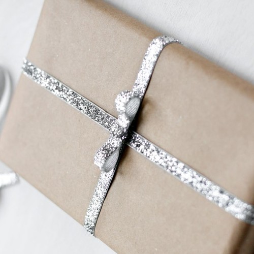 Jak elegancko zapakować prezent?