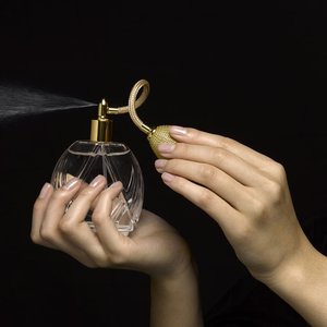 Co wpływa na to, jaki zapach do nas pasuje?